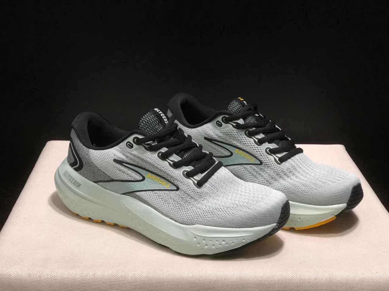 Brooks Glycerin Cinza claro e hortelã Tênis de corrida 6