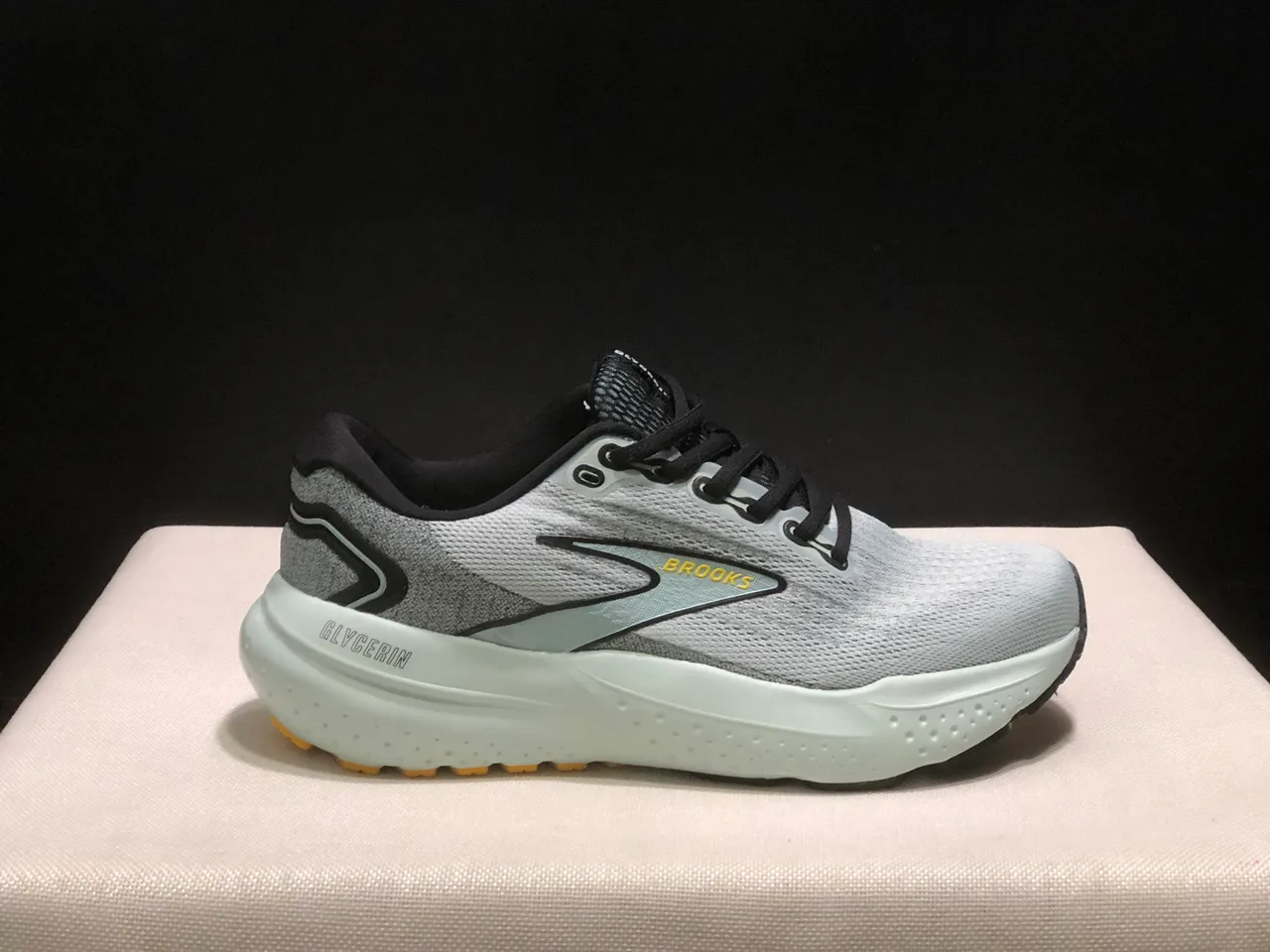 Brooks Glycerin Cinza claro e hortelã Tênis de corrida 8