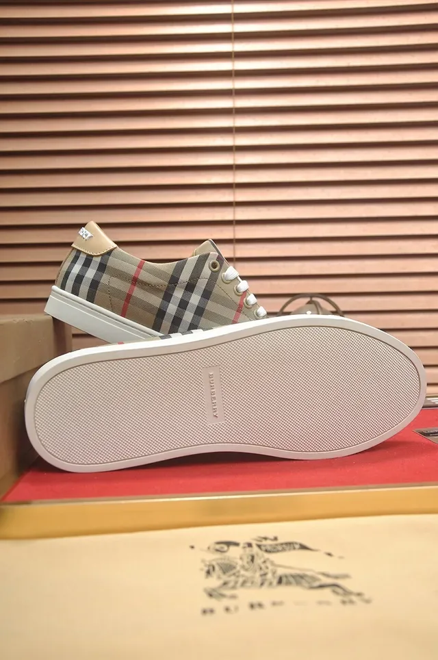 Burberry Beige Blanc Motif à Carreaux Toile Partie Supérieure Semelle en Caoutchouc Sneakers Lifestyle 2