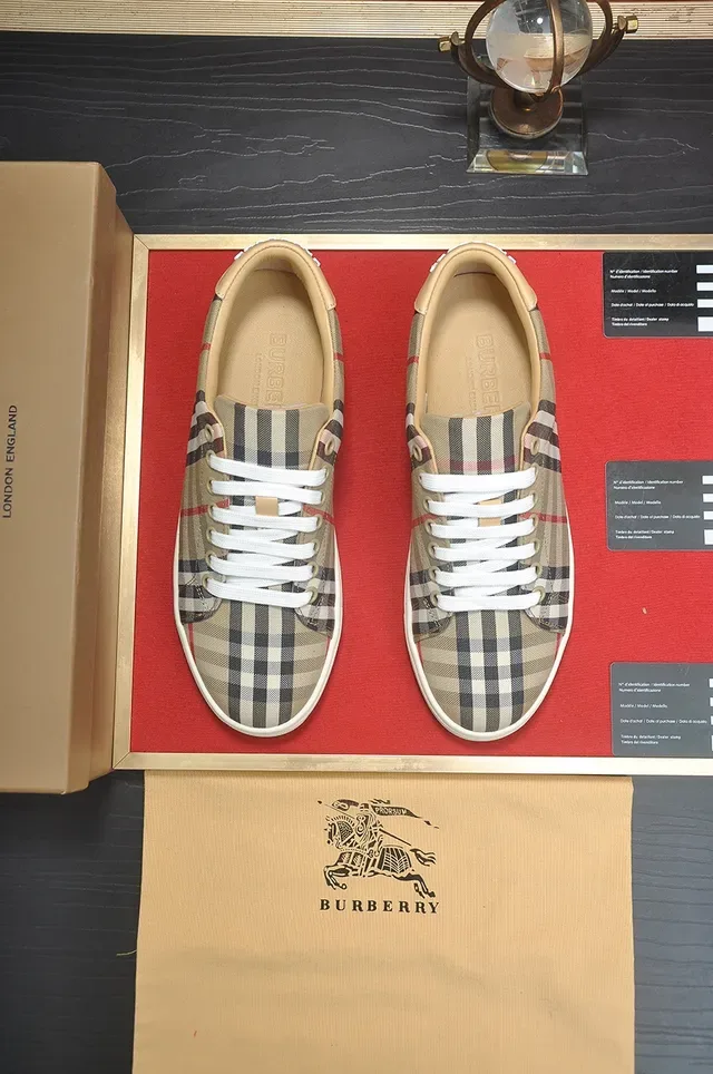 Burberry Beige Blanc Motif à Carreaux Toile Partie Supérieure Semelle en Caoutchouc Sneakers Lifestyle 4