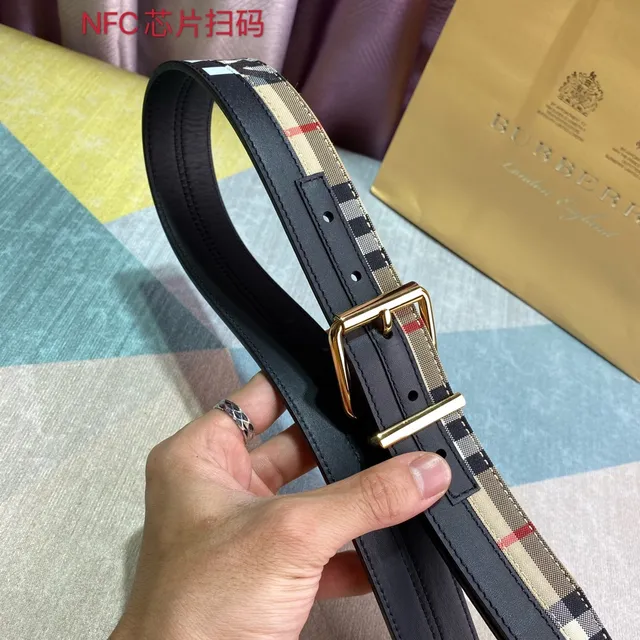 Burberry Black Beige Reversible Check-Pattern Leather Belt 2