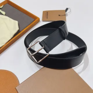 Burberry काला चांदी चिकना आयताकार बकल चमड़ी का बेल्ट