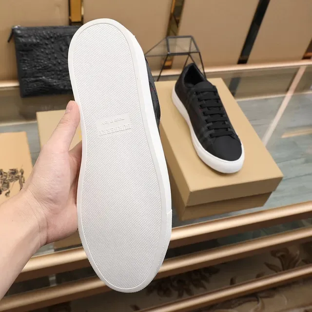 Burberry Noir Blanc House Check Panel Toe Cap Lifestyle Sneakers 2