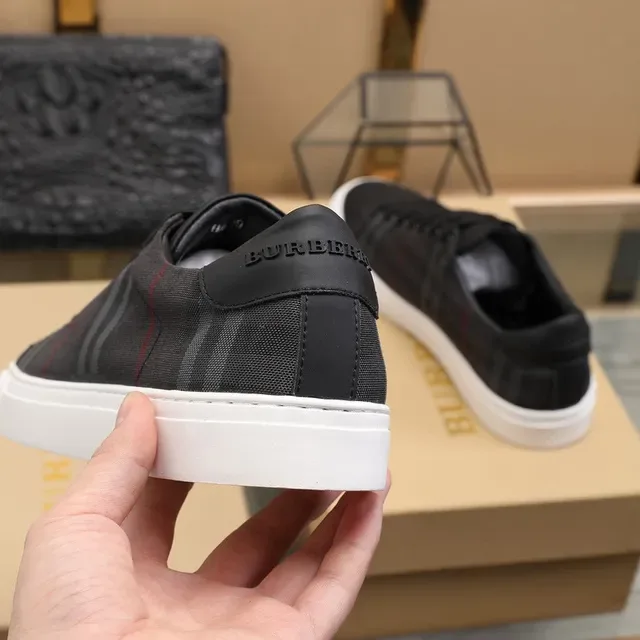 Burberry Noir Blanc House Check Panel Toe Cap Lifestyle Sneakers 6