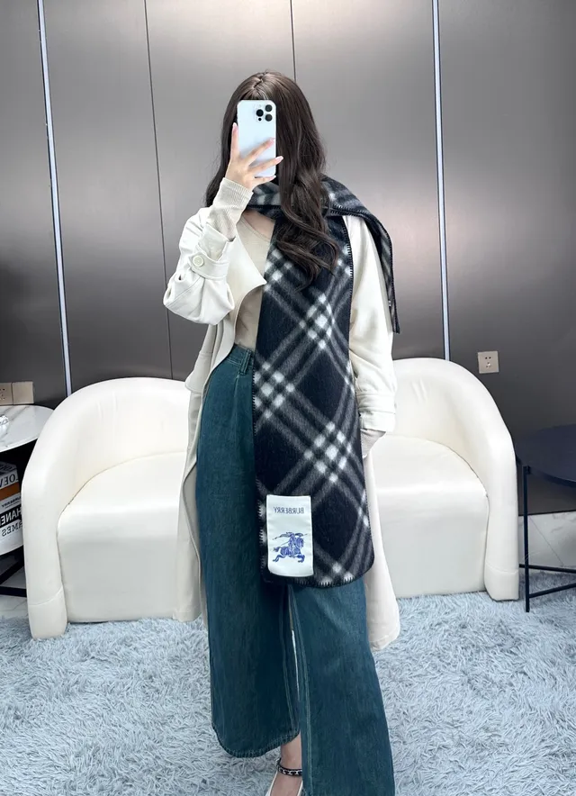 Burberry Black White Plaid Check Wool-Blend Cashmere Scarf 5