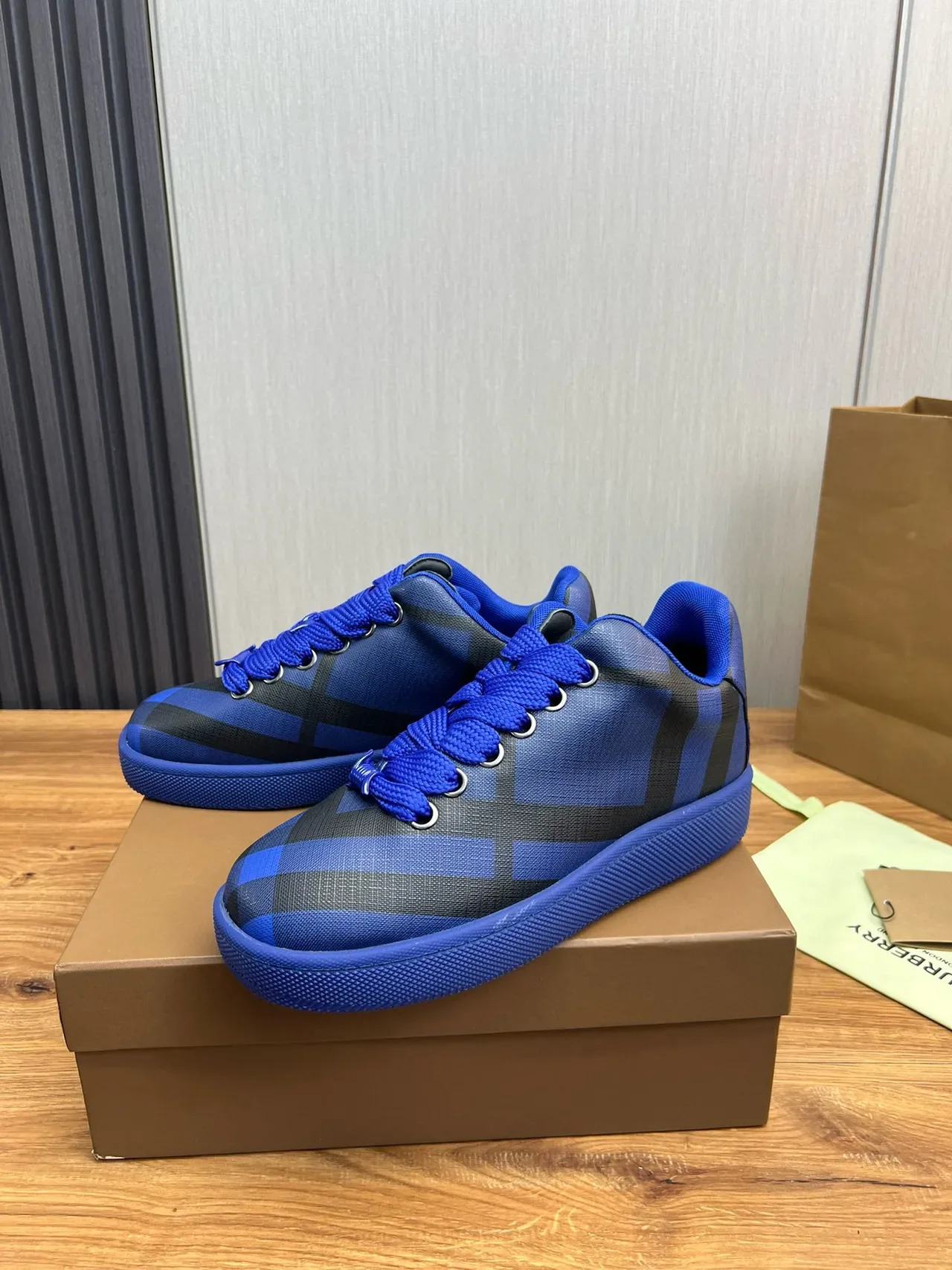 Burberry Bleu Noir imprimé à carreaux Têxtil Supérieur Lacets vibrants et semelle Style de vie sneakers 4