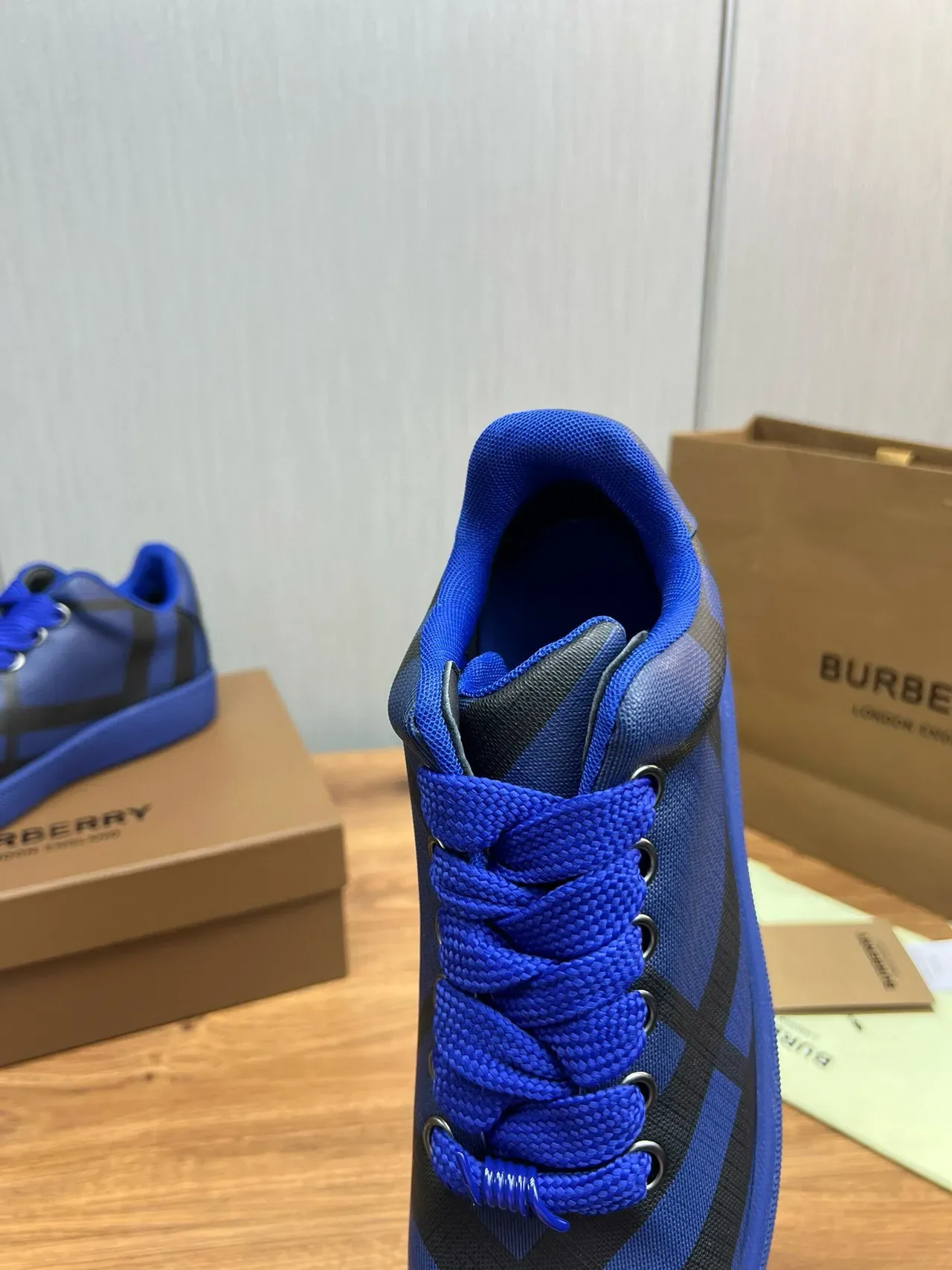 Burberry Bleu Noir imprimé à carreaux Têxtil Supérieur Lacets vibrants et semelle Style de vie sneakers 5