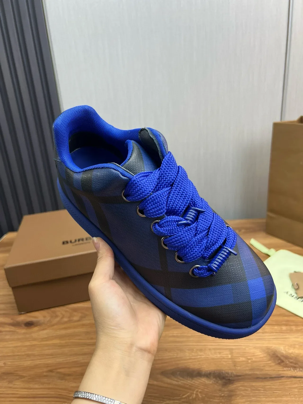Burberry Bleu Noir imprimé à carreaux Têxtil Supérieur Lacets vibrants et semelle Style de vie sneakers 7