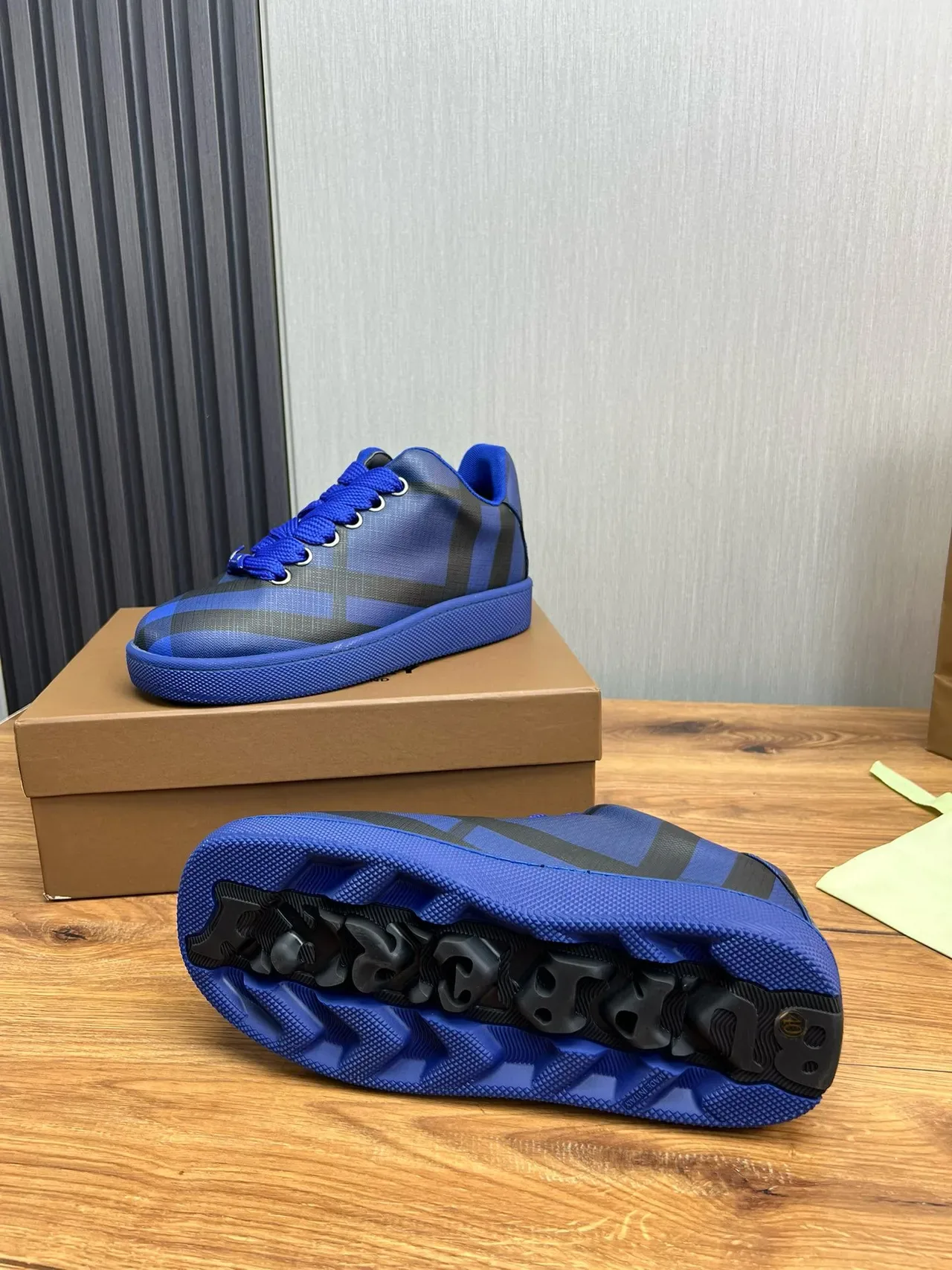Burberry Bleu Noir imprimé à carreaux Têxtil Supérieur Lacets vibrants et semelle Style de vie sneakers 11