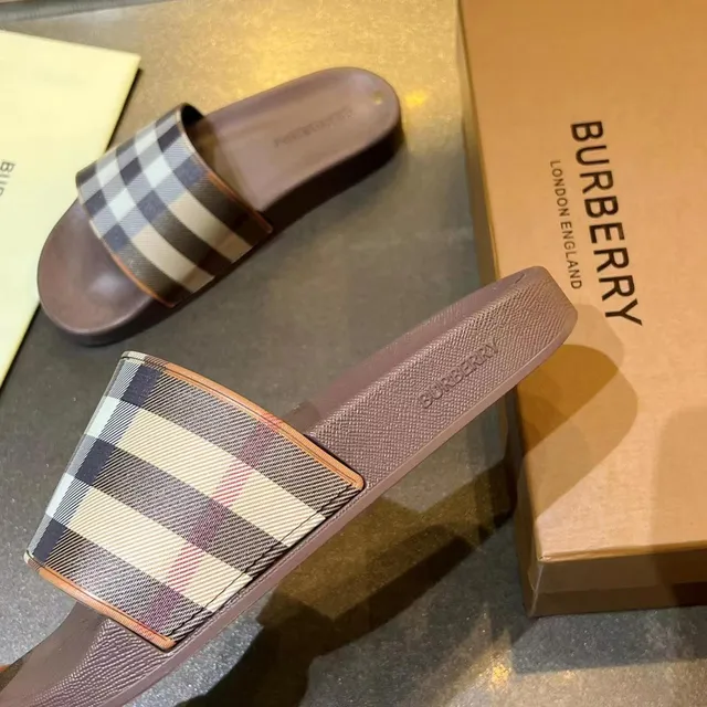 Burberry Check-Print Slide Slipper 3