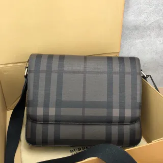 Burberry Check Print স্ট্রাকচার্ড ফ্ল্যাপ মেসেঞ্জার ব্যাগ