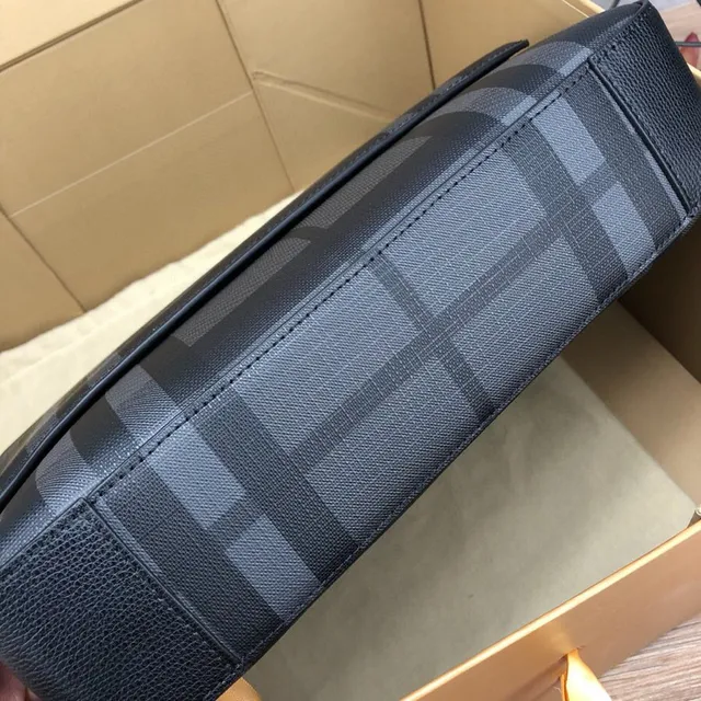 Burberry Check Print Sac messenger à rabat structuré 6
