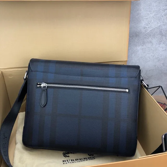 Burberry Check Print Sac messenger à rabat structuré 18