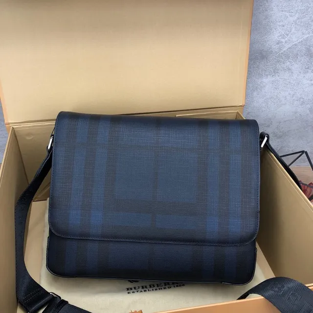Burberry Check Print Sac messenger à rabat structuré 19