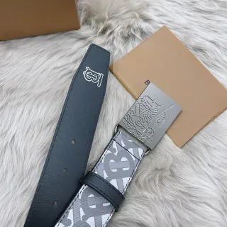 Burberry Knight Belt मोनोग्राम कैनवास और नेवी लेदर बेल्ट