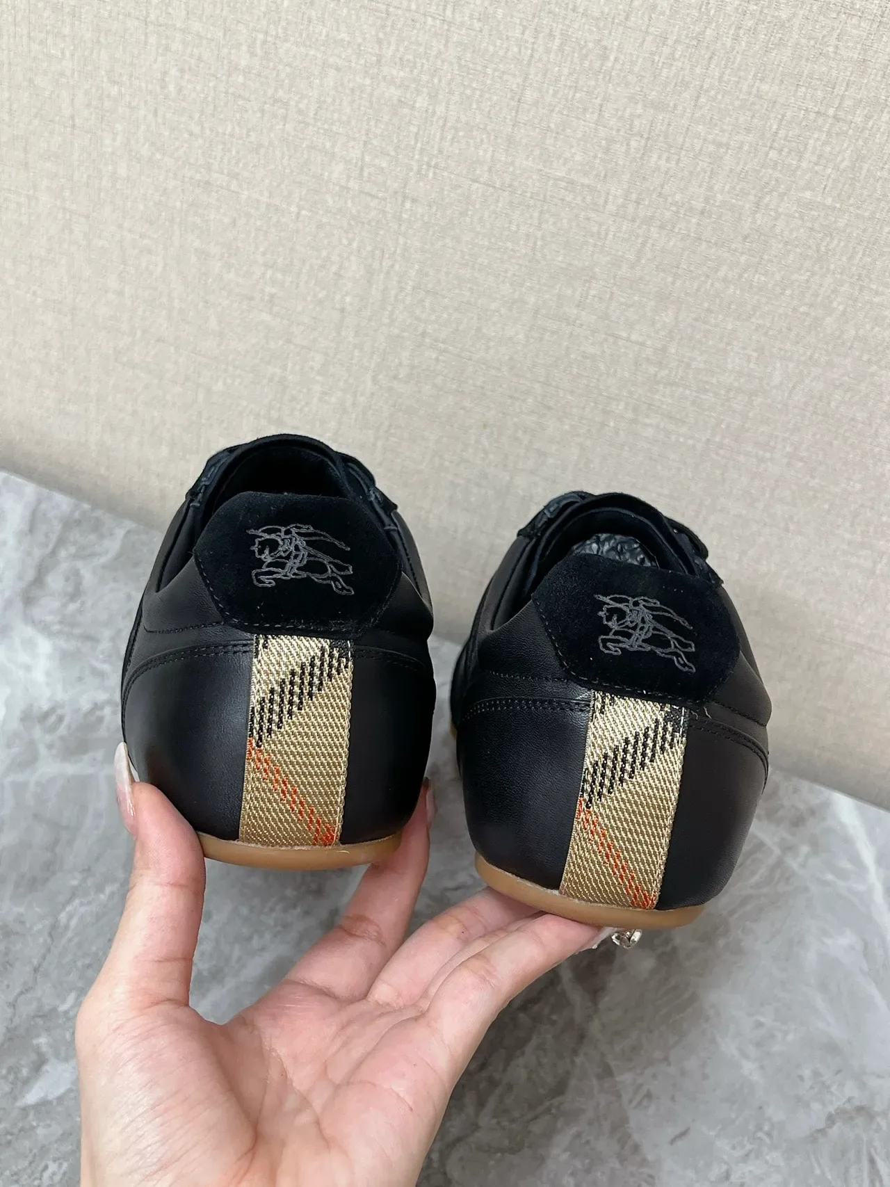 Burberry Knight Sneakers Lifestyle Cuir-Suede Noir 3