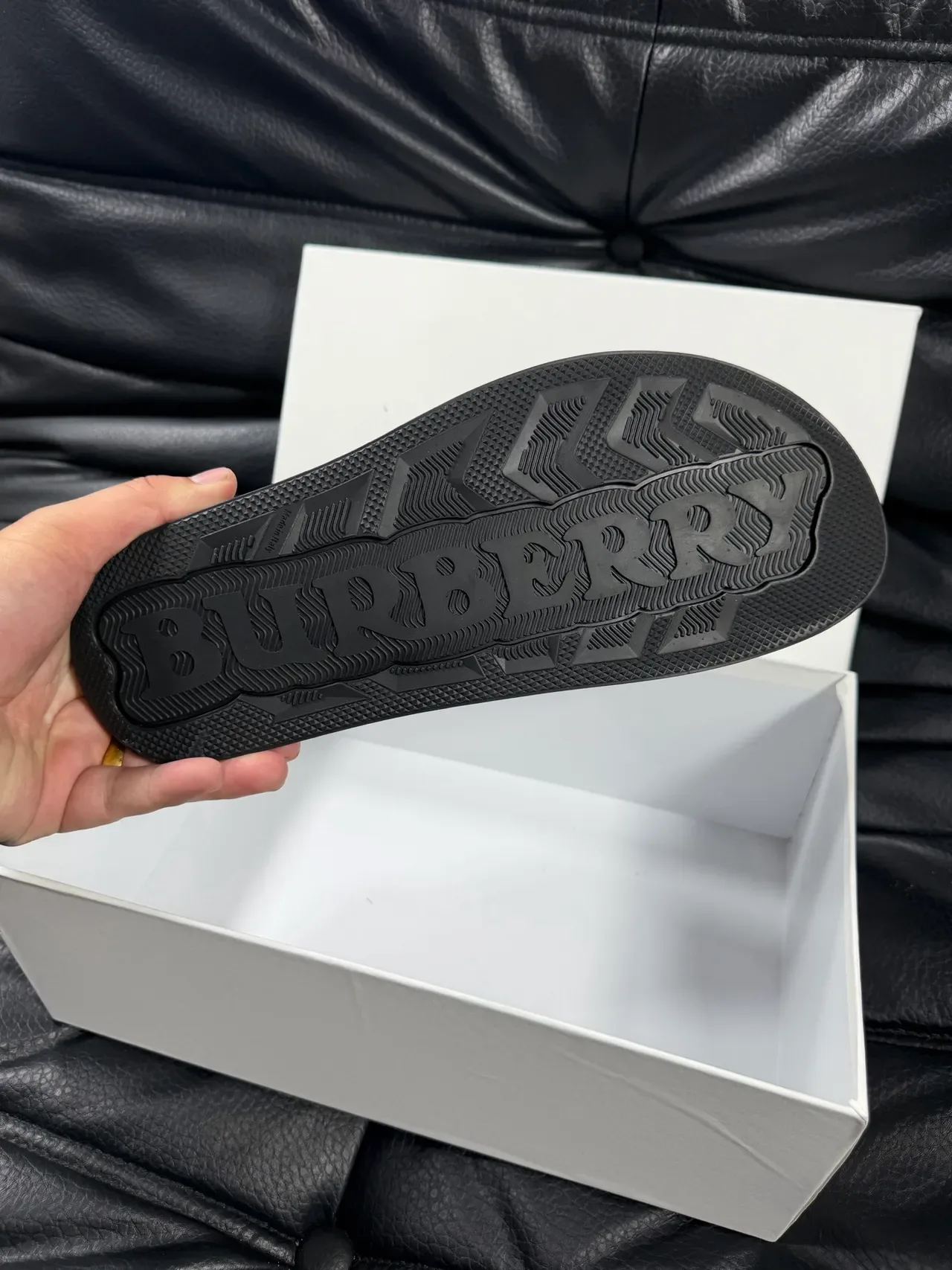 Burberry Knight Black Platform Sole Single Wide Strap Slippers 2