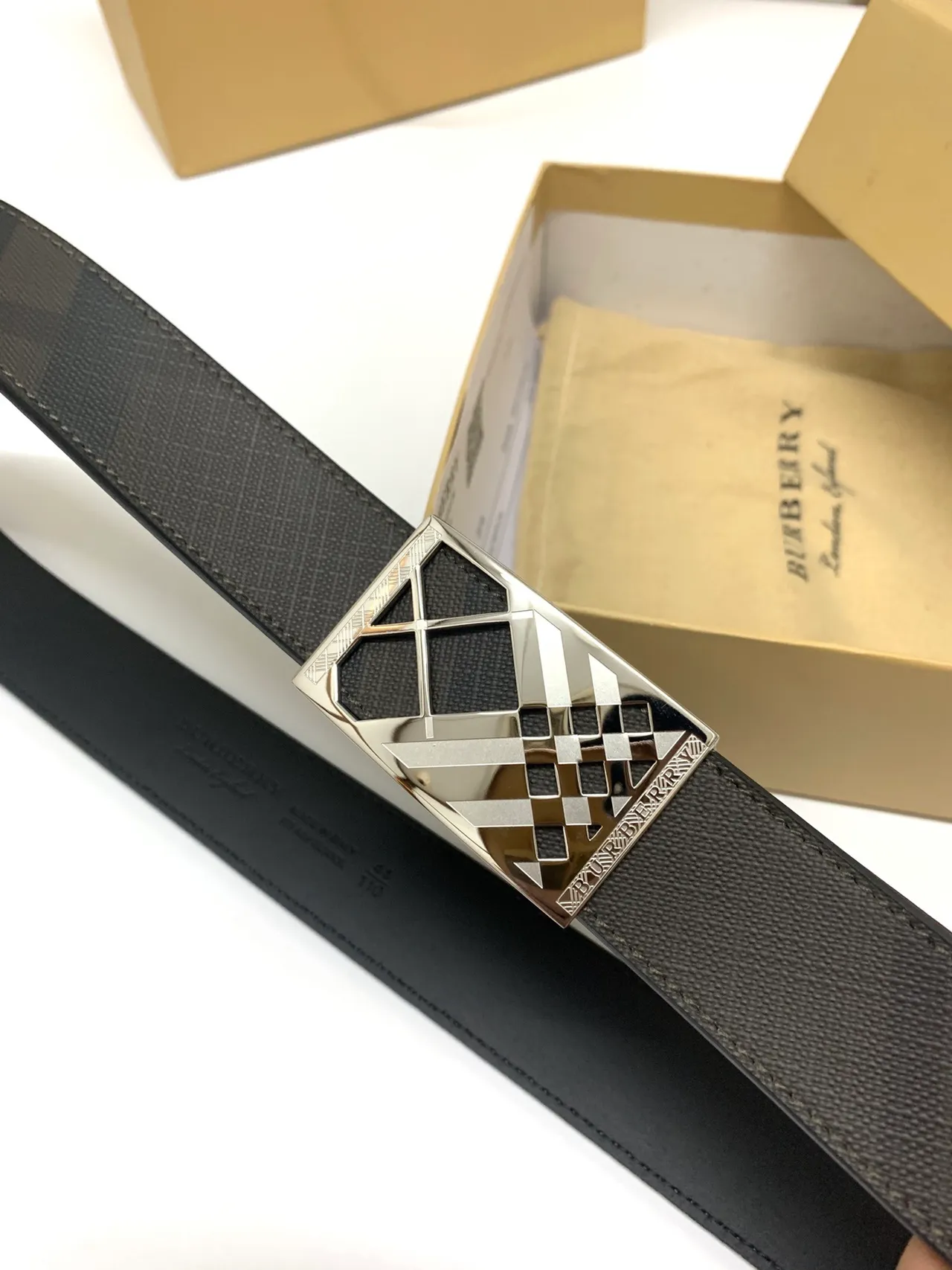 Burberry Knight Check Pattern Black Leather Belt 9