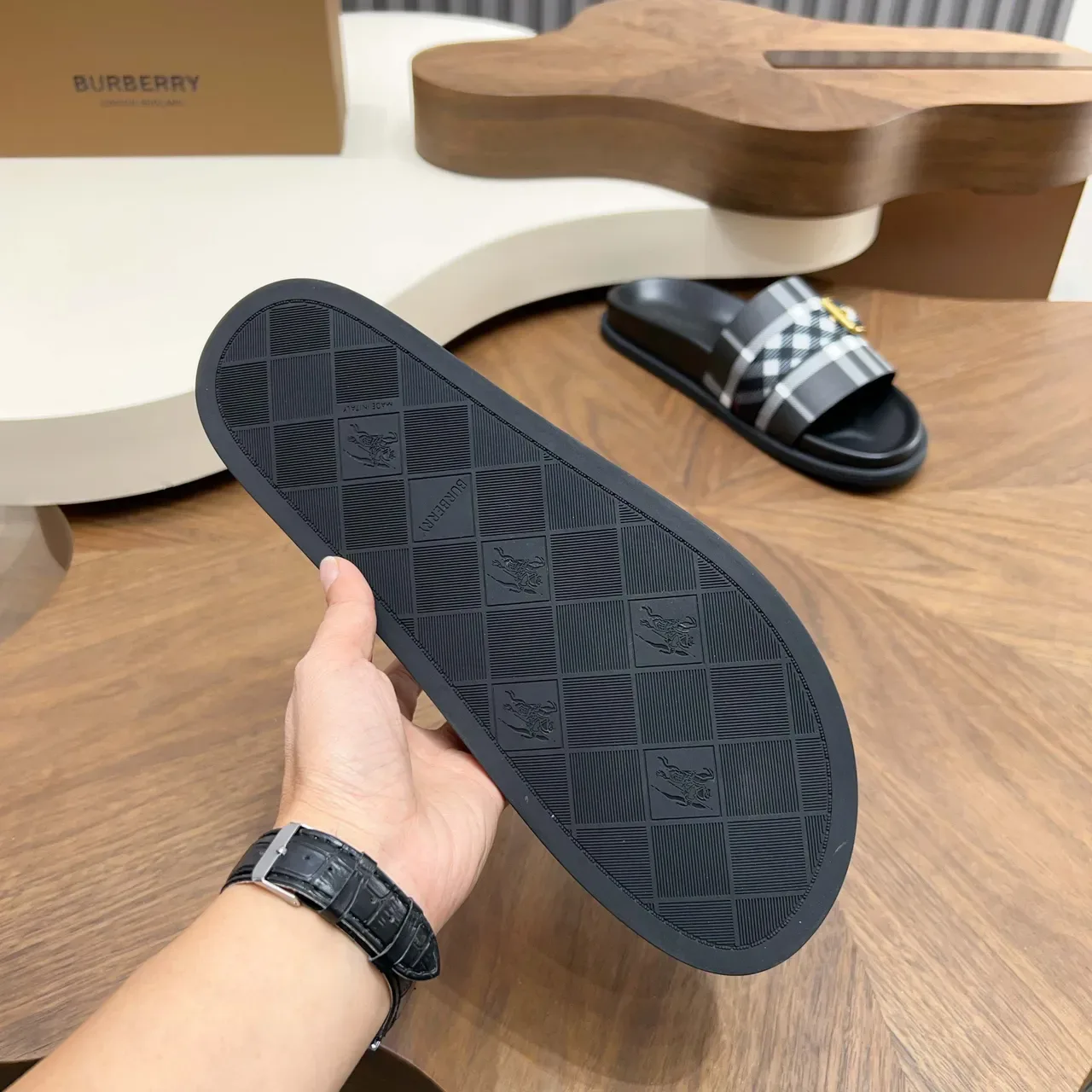 Burberry Knight Check Strap Casual Sandals 2