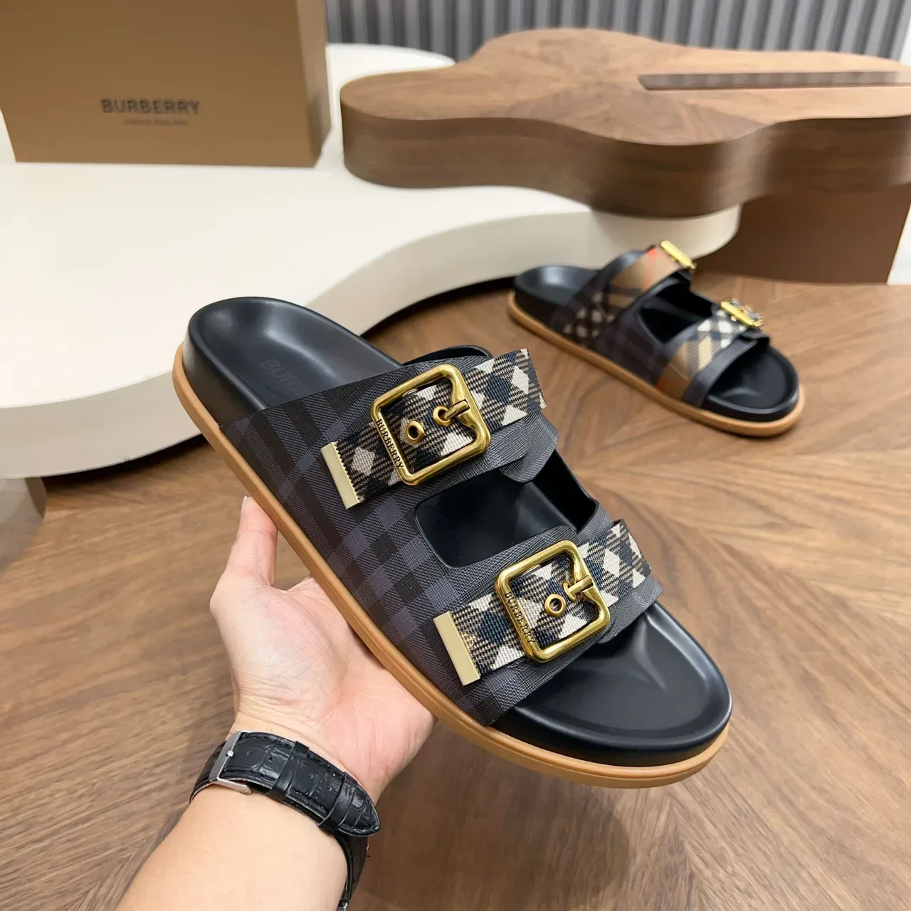 Burberry Knight Check Strap Casual Sandals 4