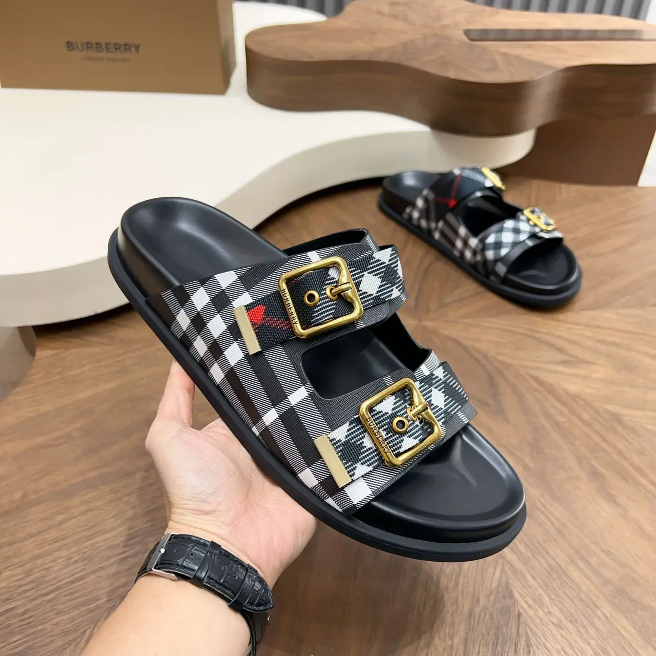 Burberry Knight Check Strap Casual Sandals 6