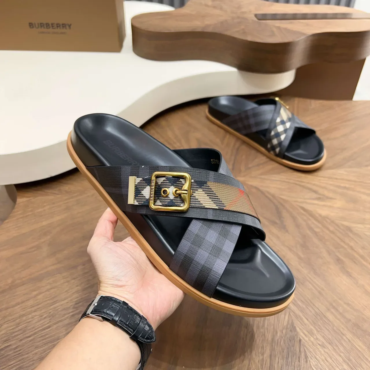 Burberry Knight Check Strap Casual Sandals 7