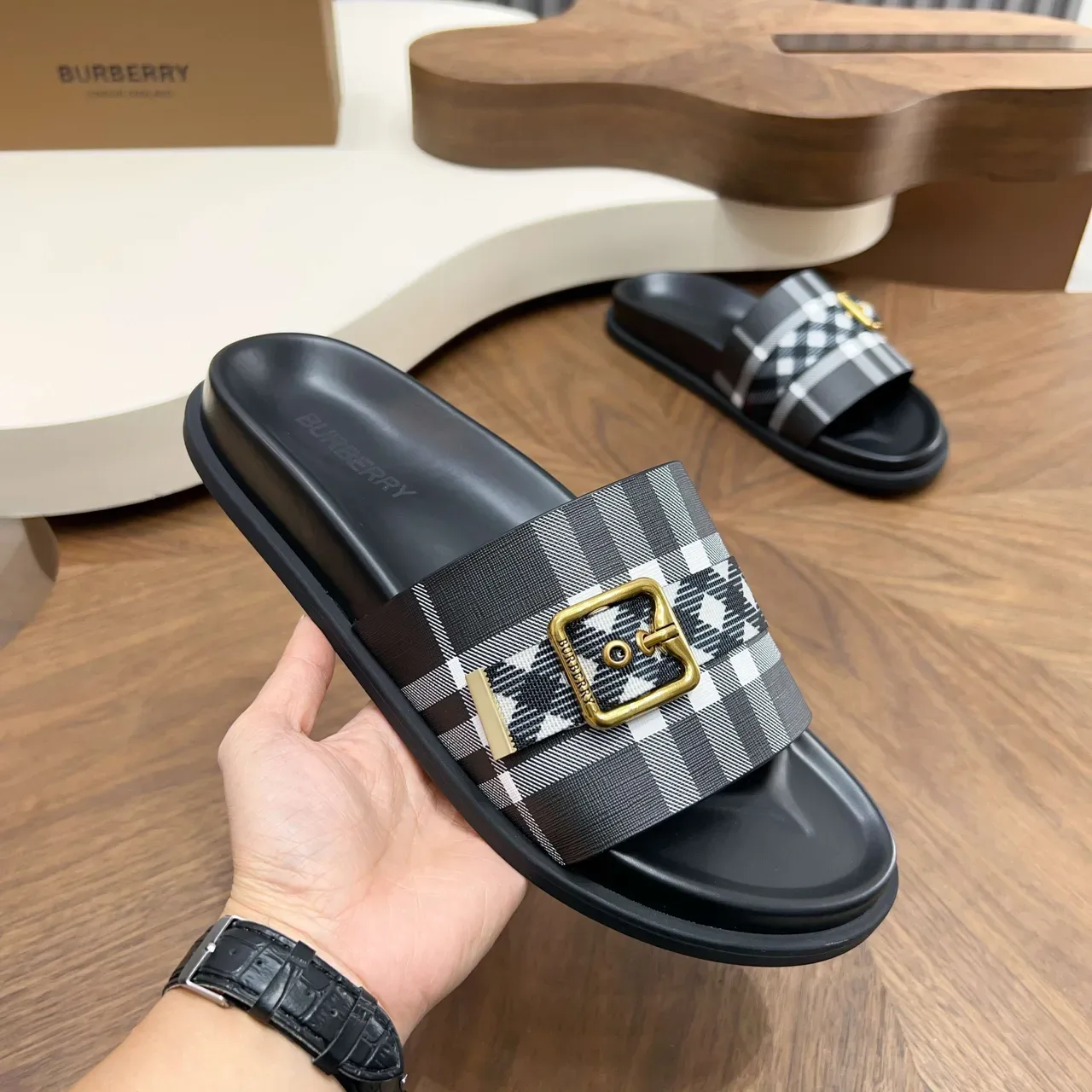 Burberry Knight Check Strap Casual Sandals 10