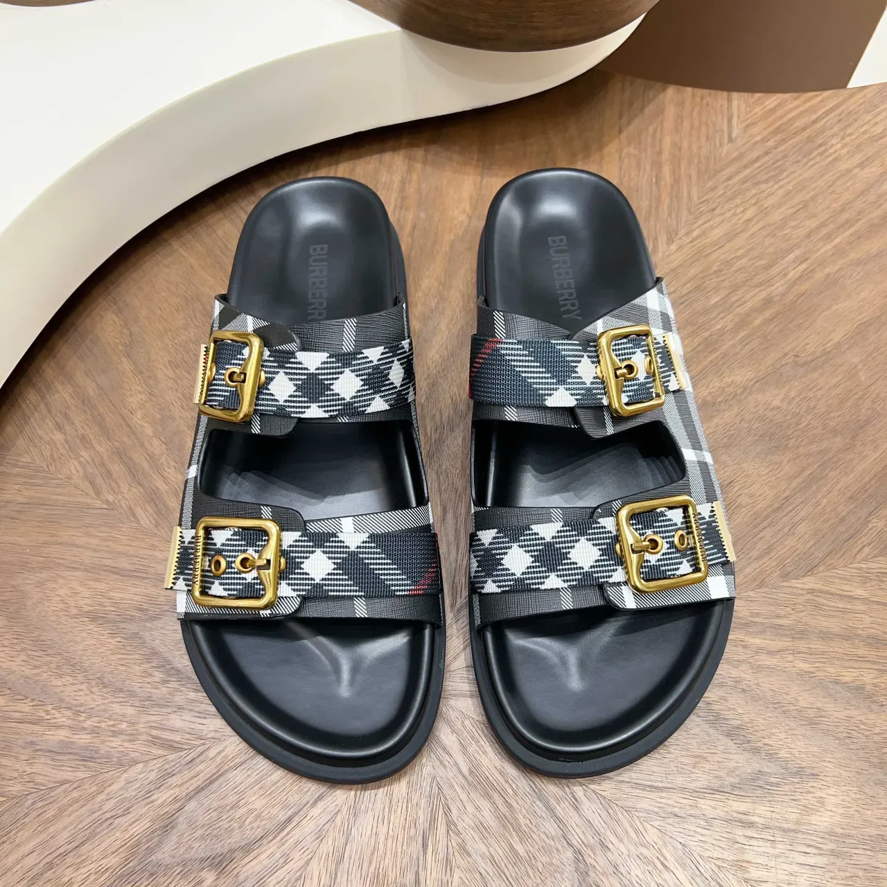 Burberry Knight Check Strap Casual Sandals 15