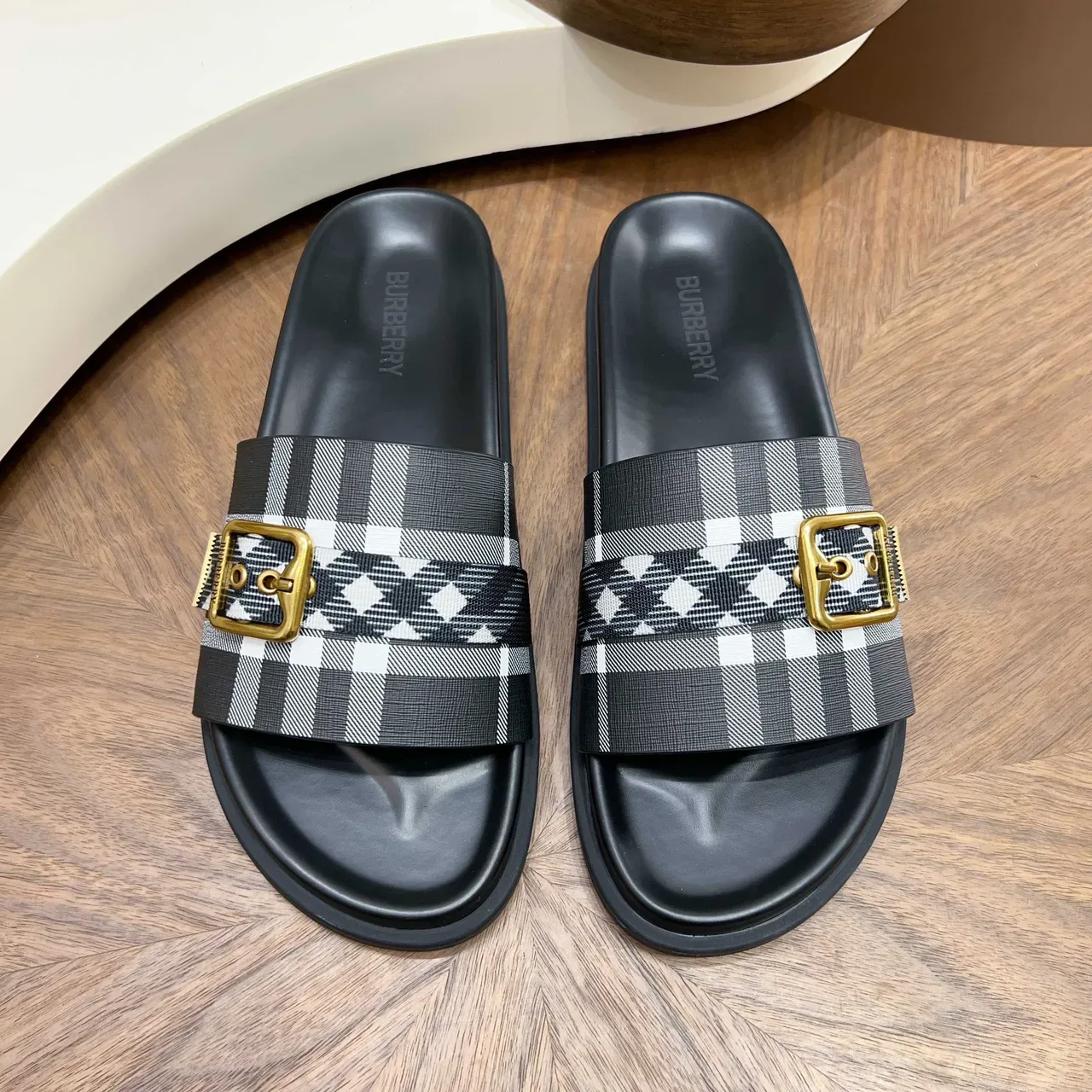 Burberry Knight Check Strap Casual Sandals 19