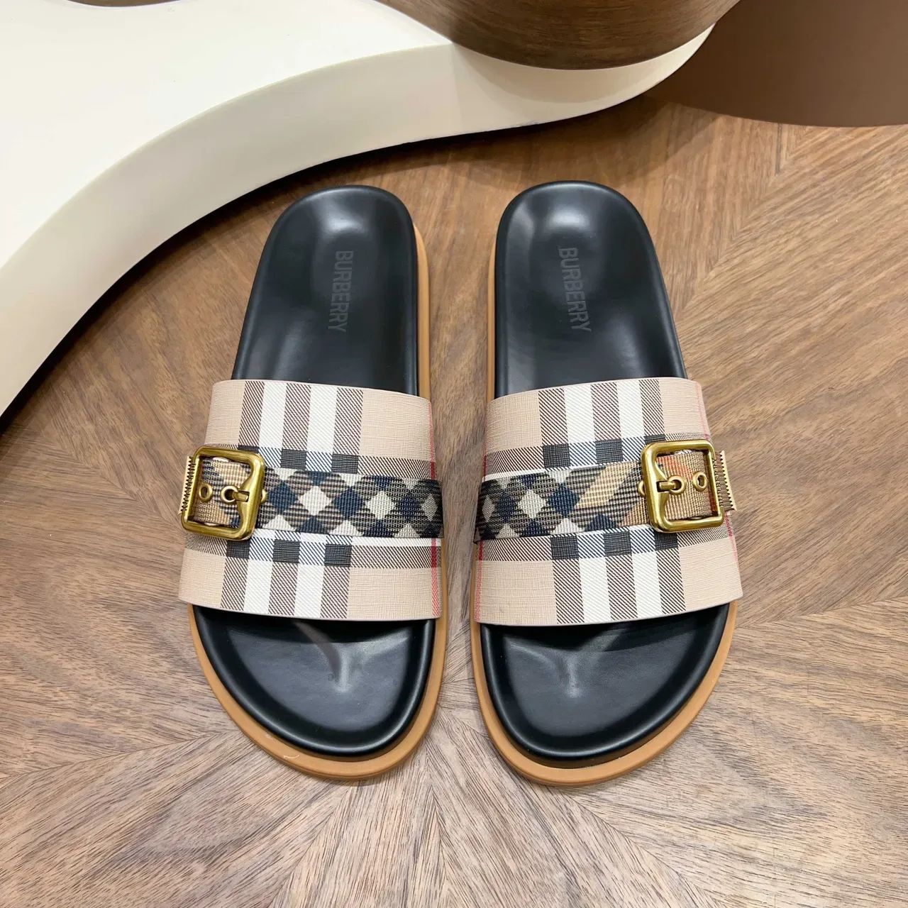 Burberry Knight Check Strap Casual Sandals 21