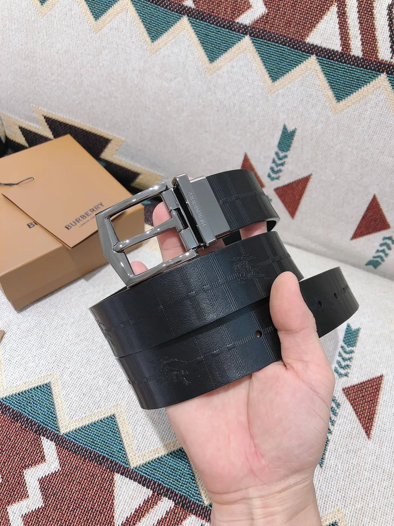 Burberry Knight Reversible Black Leather Belt 2