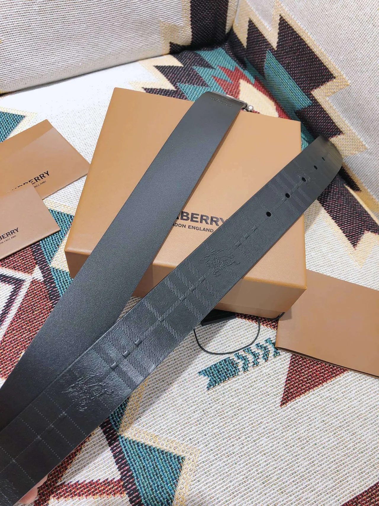 Burberry Knight Reversible Black Leather Belt 3