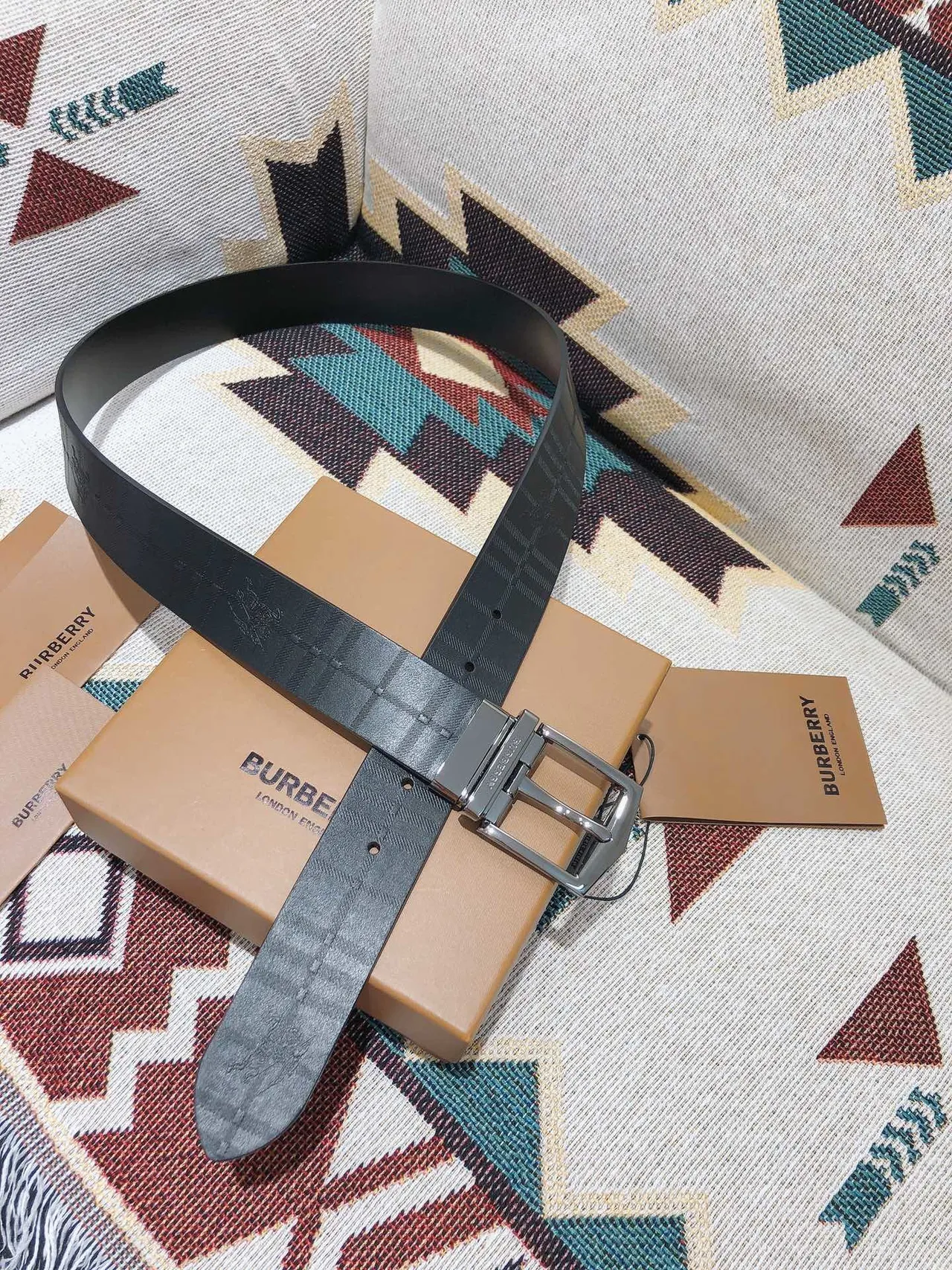 Burberry Knight Reversible Black Leather Belt 4