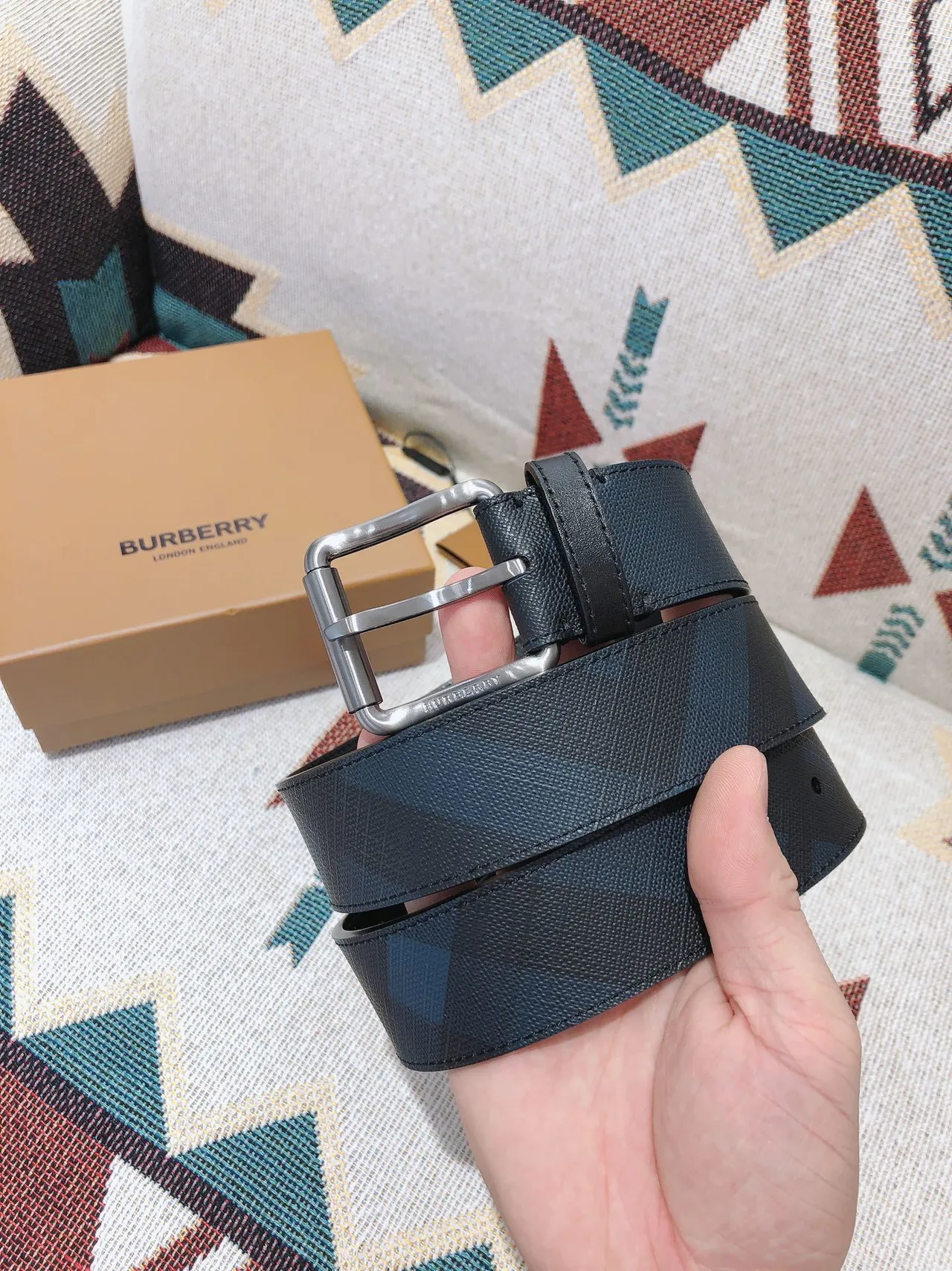 Burberry Knight قابل للعكس House Check حزام جلد 2