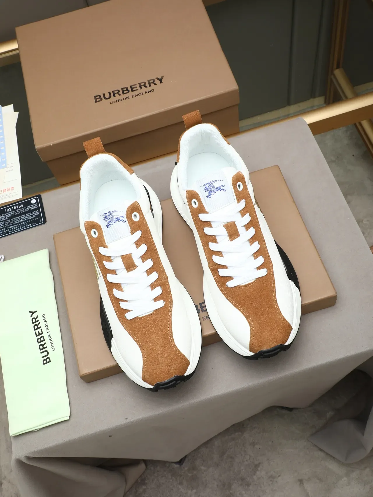 Burberry Knight Sneakers Blanc et Beige Deux Tons Chunky 3