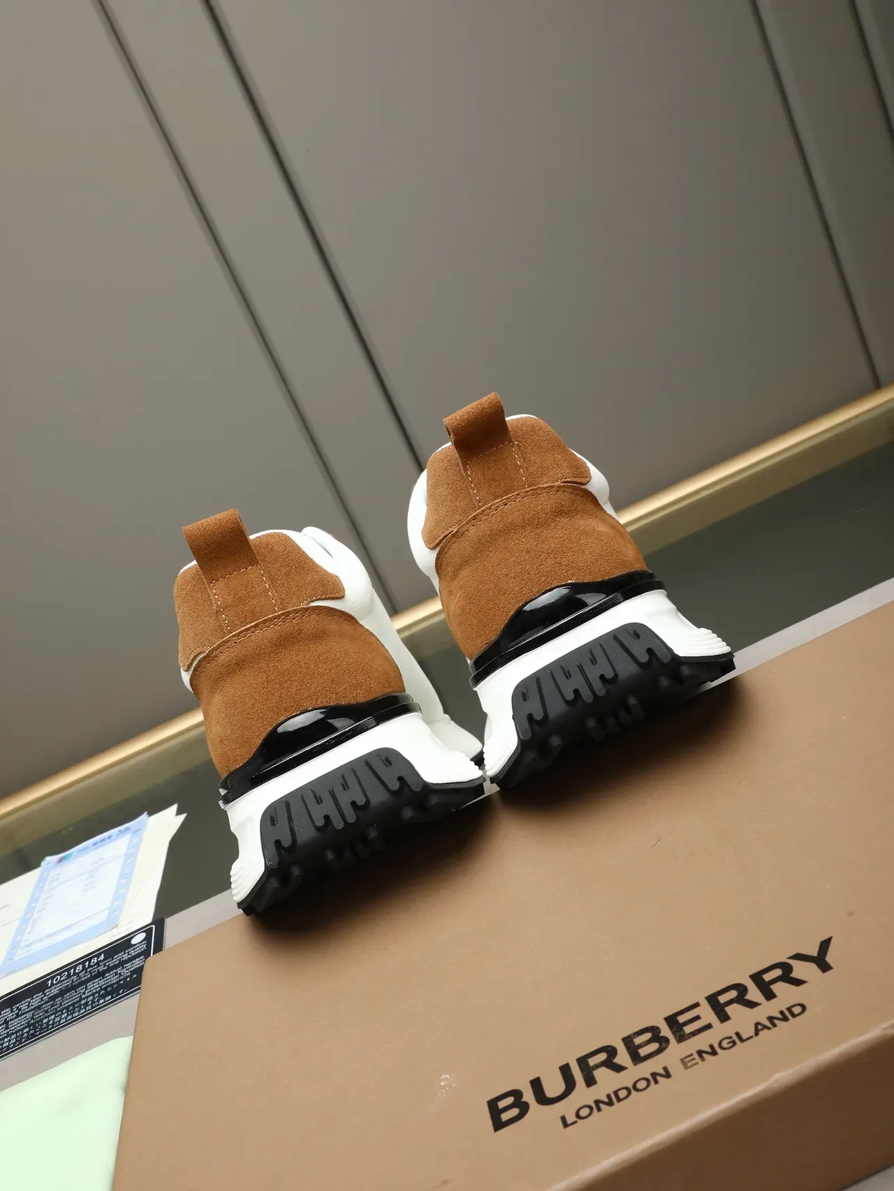 Burberry Knight Sneakers Blanc et Beige Deux Tons Chunky 4