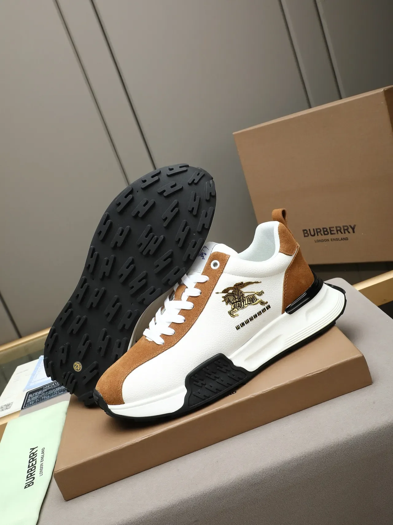 Burberry Knight Sneakers Blanc et Beige Deux Tons Chunky 5