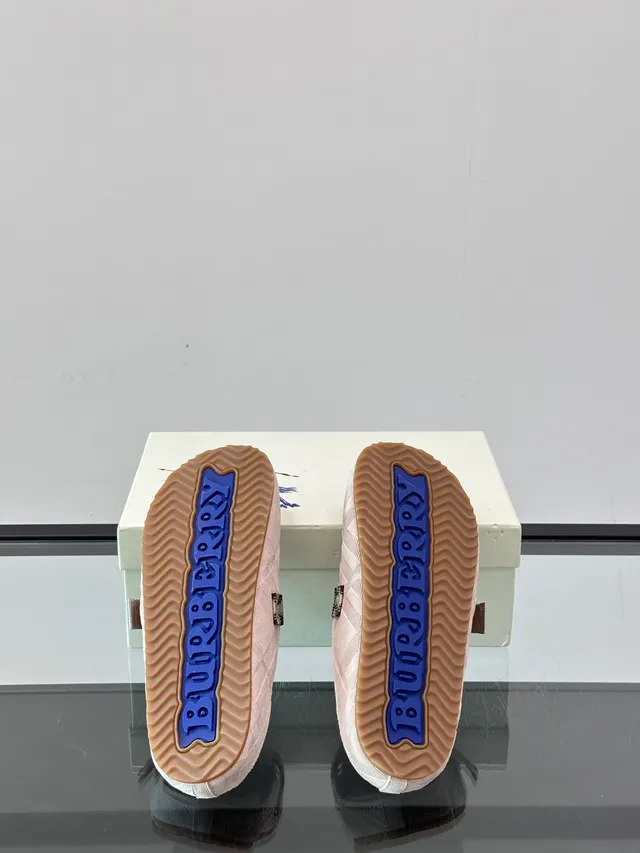 Burberry Lola وردي بيج مبطن نسيج سلة سويد شيك منزل حزام أحذية كاجوال 2