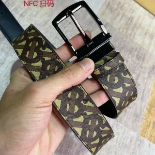 Burberry Monogram উল্টানো যাওয়া যায় এমন বেল্ট বাদামী বেজ কালো লেদার বেল্ট
