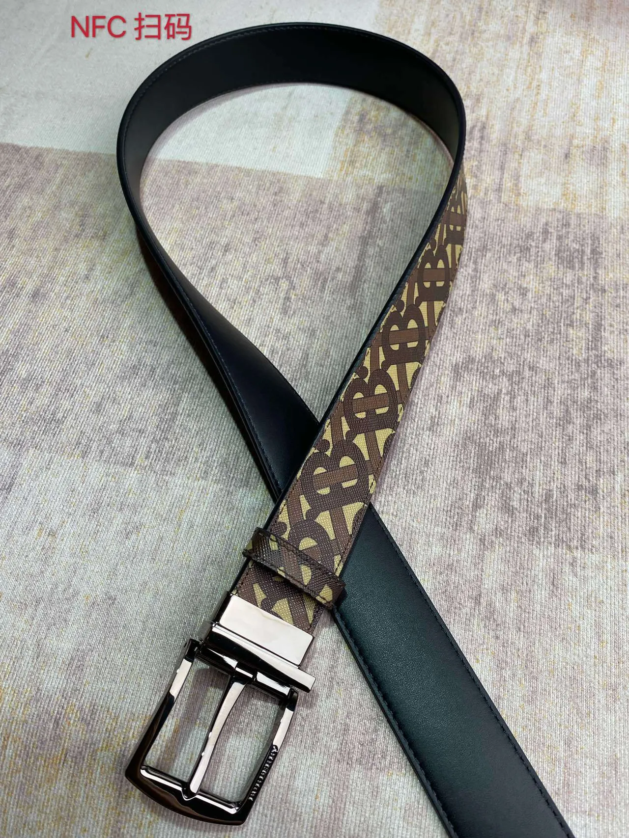 Burberry Monogram Cinto reversível Marrom Bege Preto Couro 2