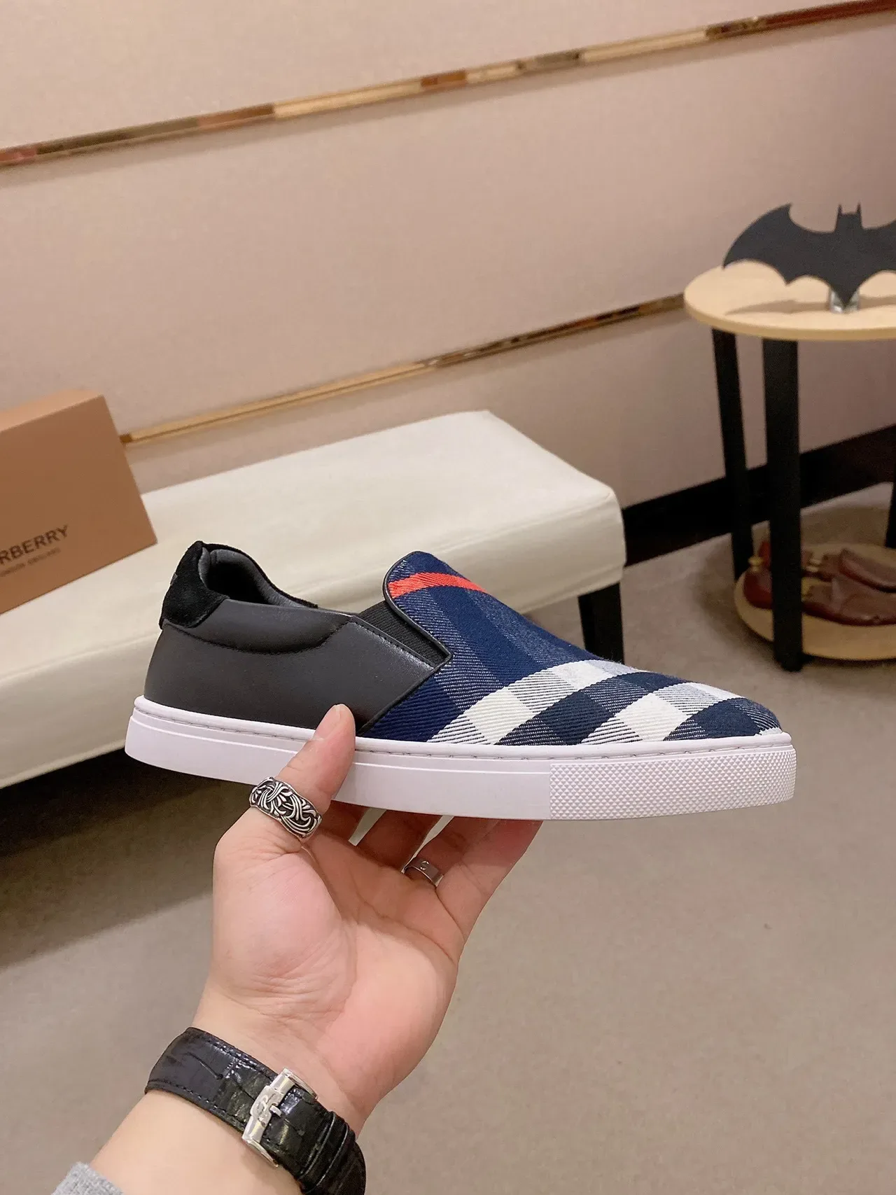 Burberry 海军蓝黑色套脚格纹纺织生活方式运动鞋 7