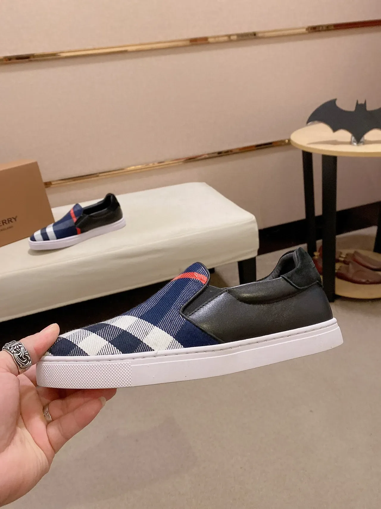 Burberry 海军蓝黑色套脚格纹纺织生活方式运动鞋 8