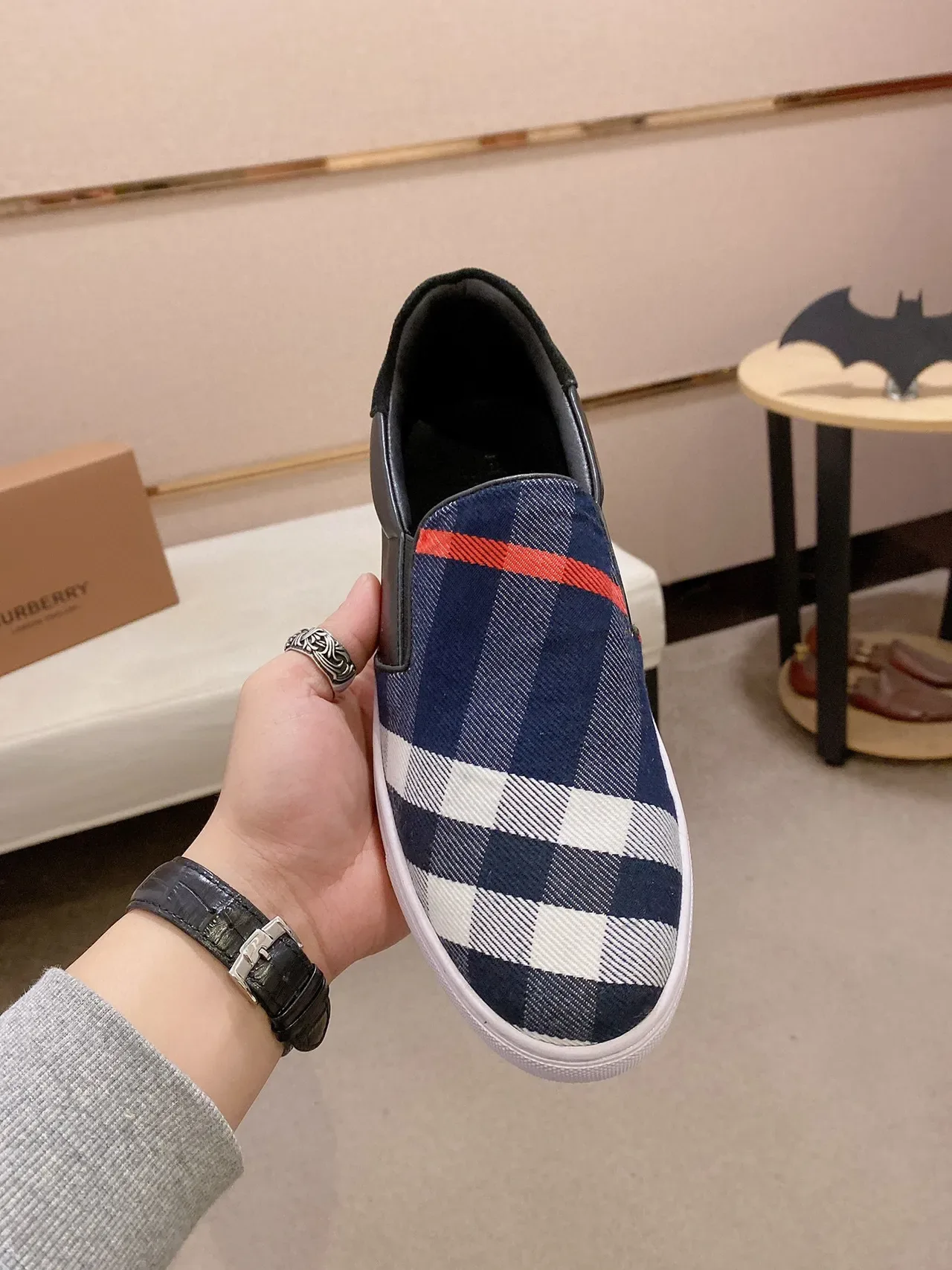 Burberry 海军蓝黑色套脚格纹纺织生活方式运动鞋 9