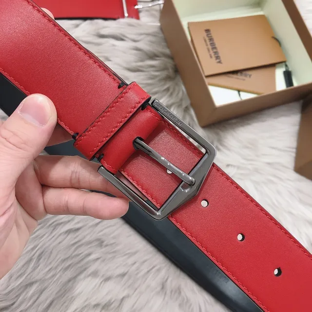 Burberry Ceinture en cuir rouge noir réversible avec boucle pin argentée 5