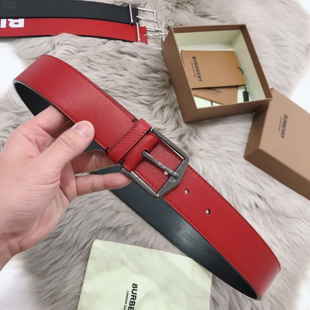 Burberry Ceinture en cuir rouge noir réversible avec boucle pin argentée 6
