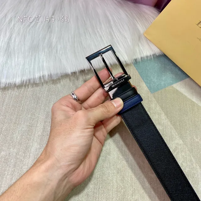 Burberry দ্বিমুখী কালো ও নৌনীল grain লেদার বেল্ট 2