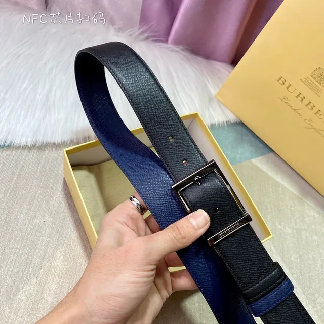 Burberry দ্বিমুখী কালো ও নৌনীল grain লেদার বেল্ট 5
