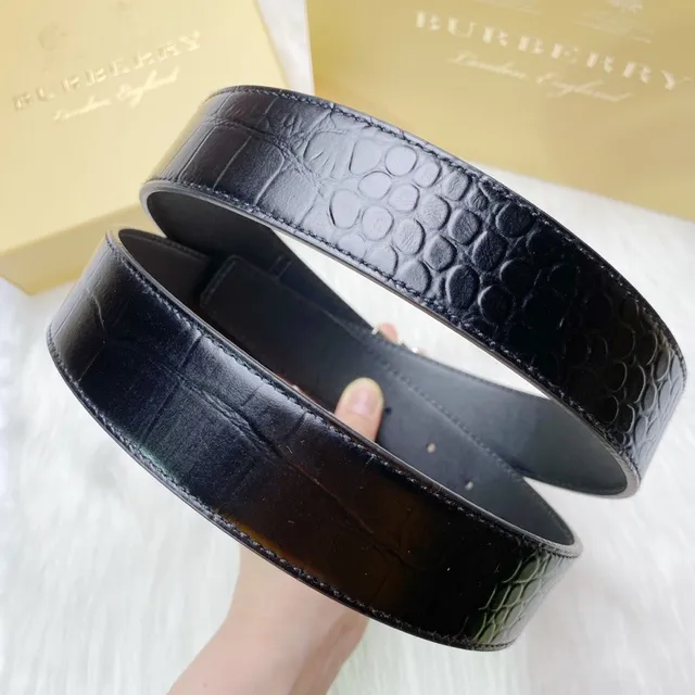 Burberry Reversible Crocodile et Alligator Embossé Ceinture en Cuir Noir 5