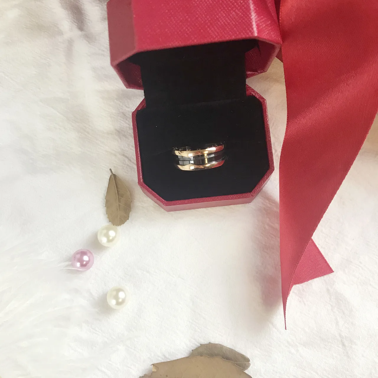 Bvlgari B.zero1 خاتم ذهبي وردي منحوت Logo 3