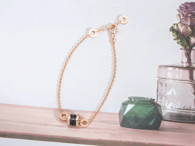 Bvlgari B.zero1 Bracelet or rose et céramique blanche 10